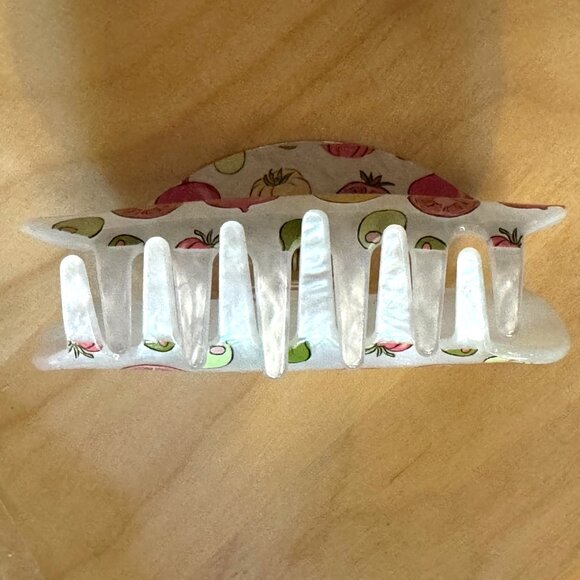 FRASIER STERLING Veggie Hair Claw Clip - Pearlescent White - Picture 8 of 13